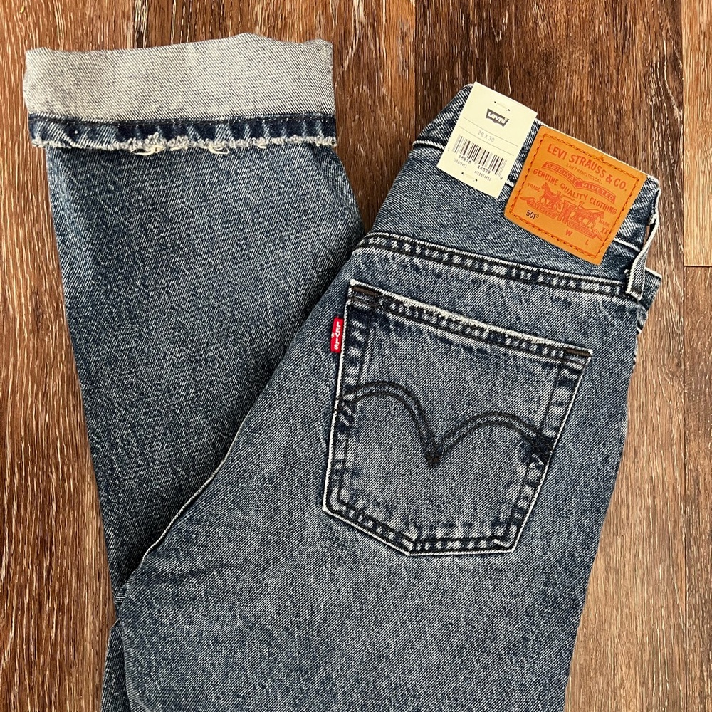 NWT Women’s Levi’s Premium Original Fit 501 in Mystical Magic - size 28